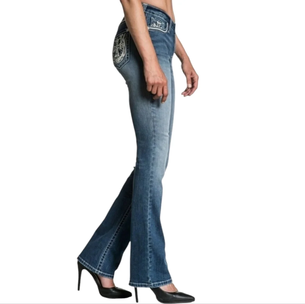 Affliction Jade Bootcut Jeans. Women's Size: Waist 28x33 Inseam. - Picture 4 of 15